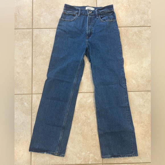 High Rise 90s Relaxed Jean - Picture 6 of 8